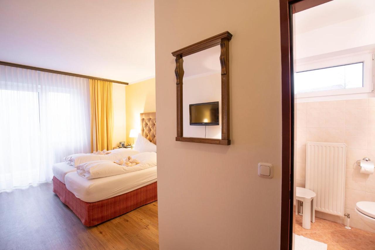 Landhotel Agathawirt Bad Goisern Bagian luar foto